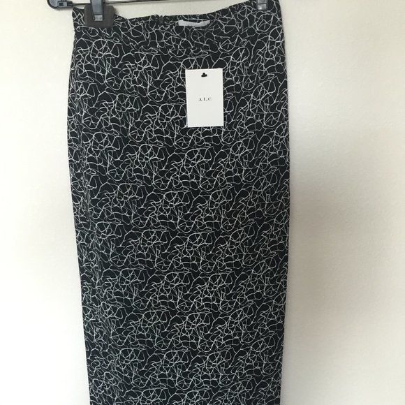 NWOT ALC CRACKLE PRINT MIDI SKIRT - SZ 2 - GREAT PRINT W/ STYLISH CUT!